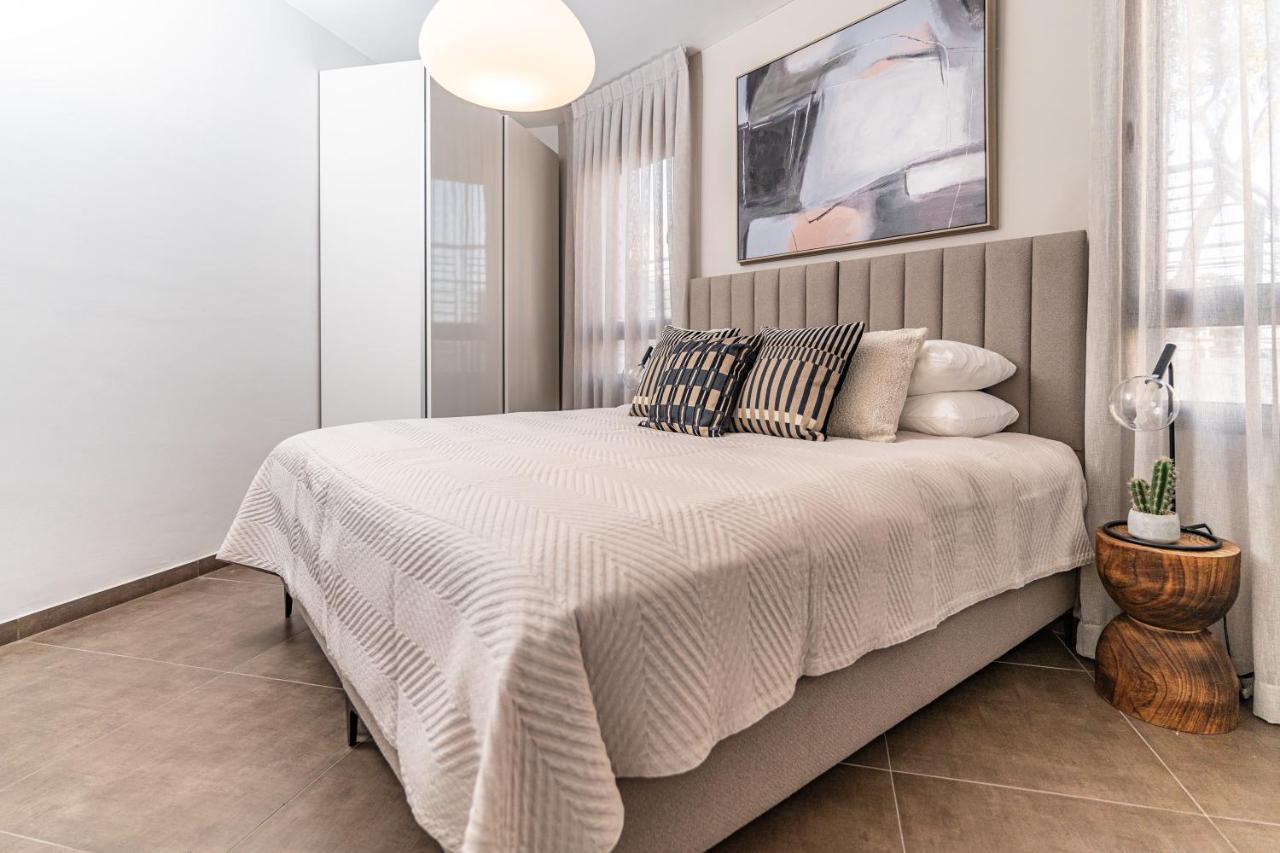 Deluxe 3 Bedrooms Flat In Residential Area 예루살렘 외부 사진
