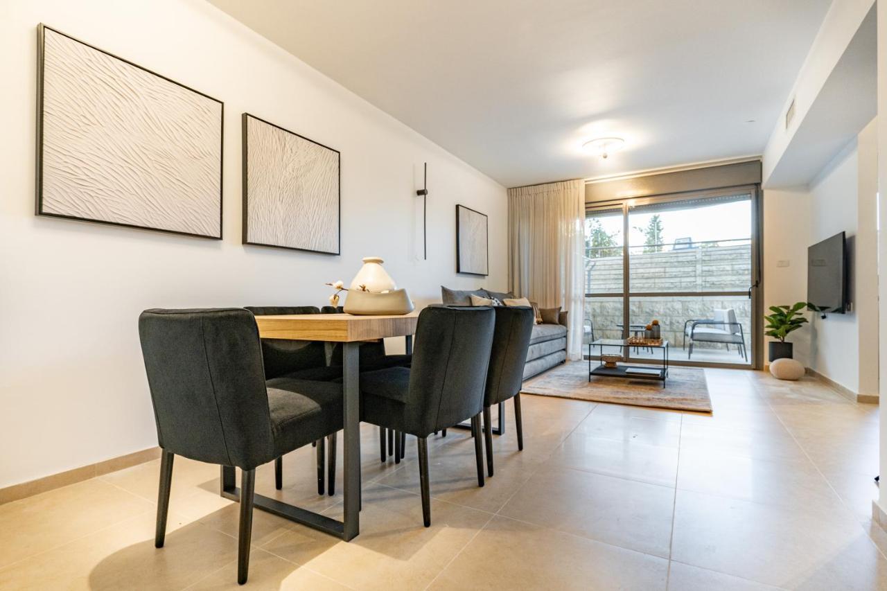Deluxe 3 Bedrooms Flat In Residential Area 예루살렘 외부 사진